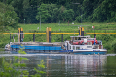 Ein Schiff fährt Richtung Wintrich Schleise